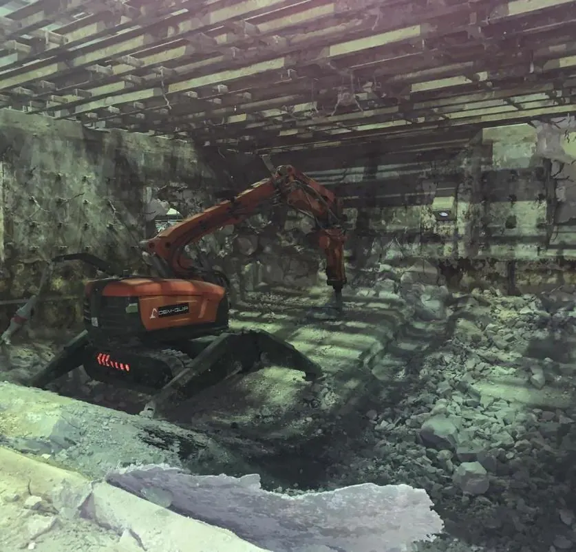 Furnace Refractory Demolition -Robotic demolition in extreme heat · confined space · hazardous environment